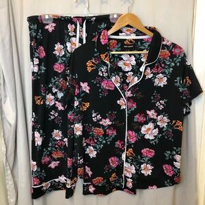 Floral Pajama Set with Pink and White Flowers by Room Service Sz Large